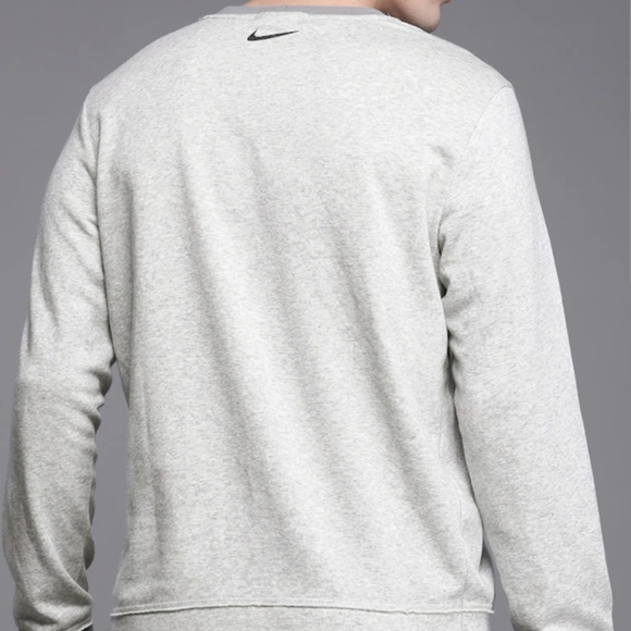 NIKE YOGA MEN GREY REGULAR T-SHIRT - Picture 5 of 6